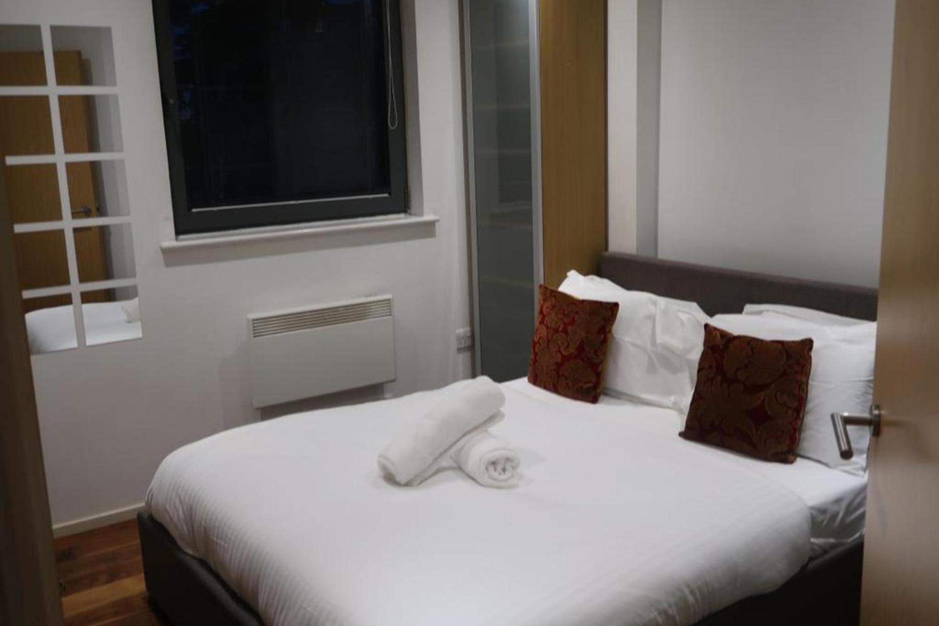 Immaculate 1-Bed Apartment In ลอนดอน ภายนอก รูปภาพ